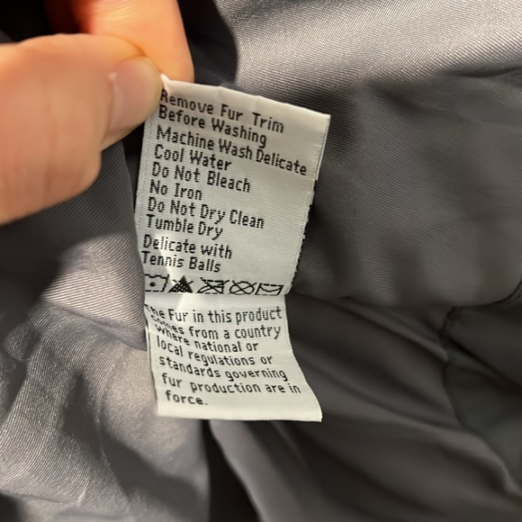 Diamond in the Snow size 6 ski jacket with removable real fur hood - Picture 8 of 8